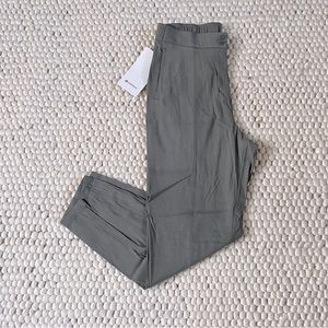 lululemon Dynamic Days Pant Grey Sage 8 NWT